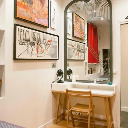 Cosy 69m Near The Sacre Coeur Paris